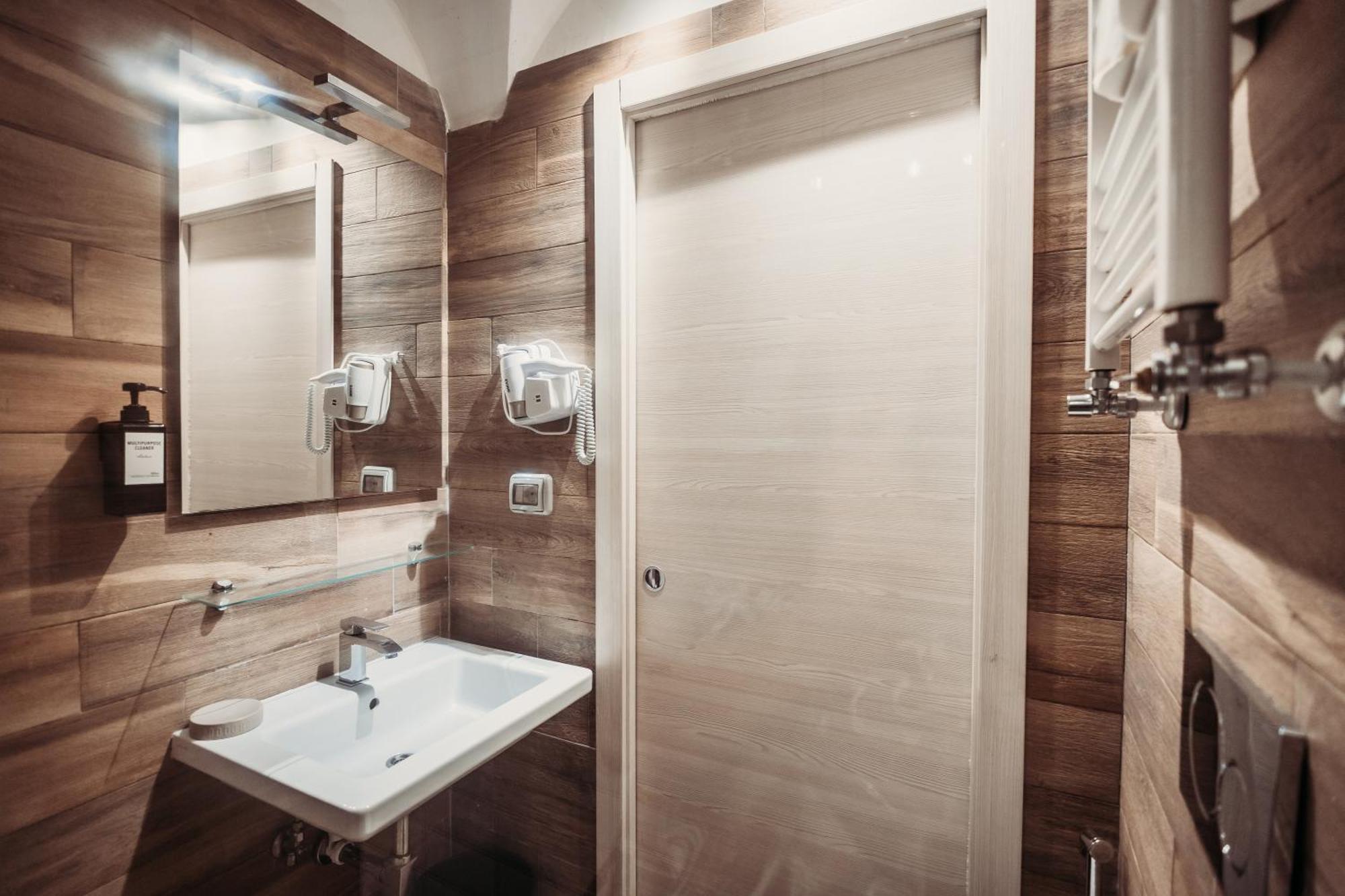 רומא Hotel Domus Tiberina מראה חיצוני תמונה
